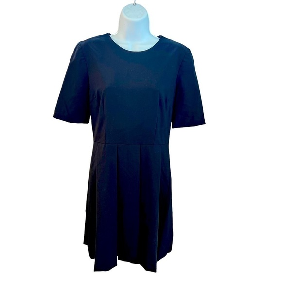 Cynthia Steffe Wool Short Sleeve Pleated Skirt Dress in Black Size 6 - Picture 1 of 7